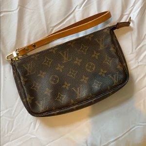 Authentic Louis Vuitton Monogram Pochette